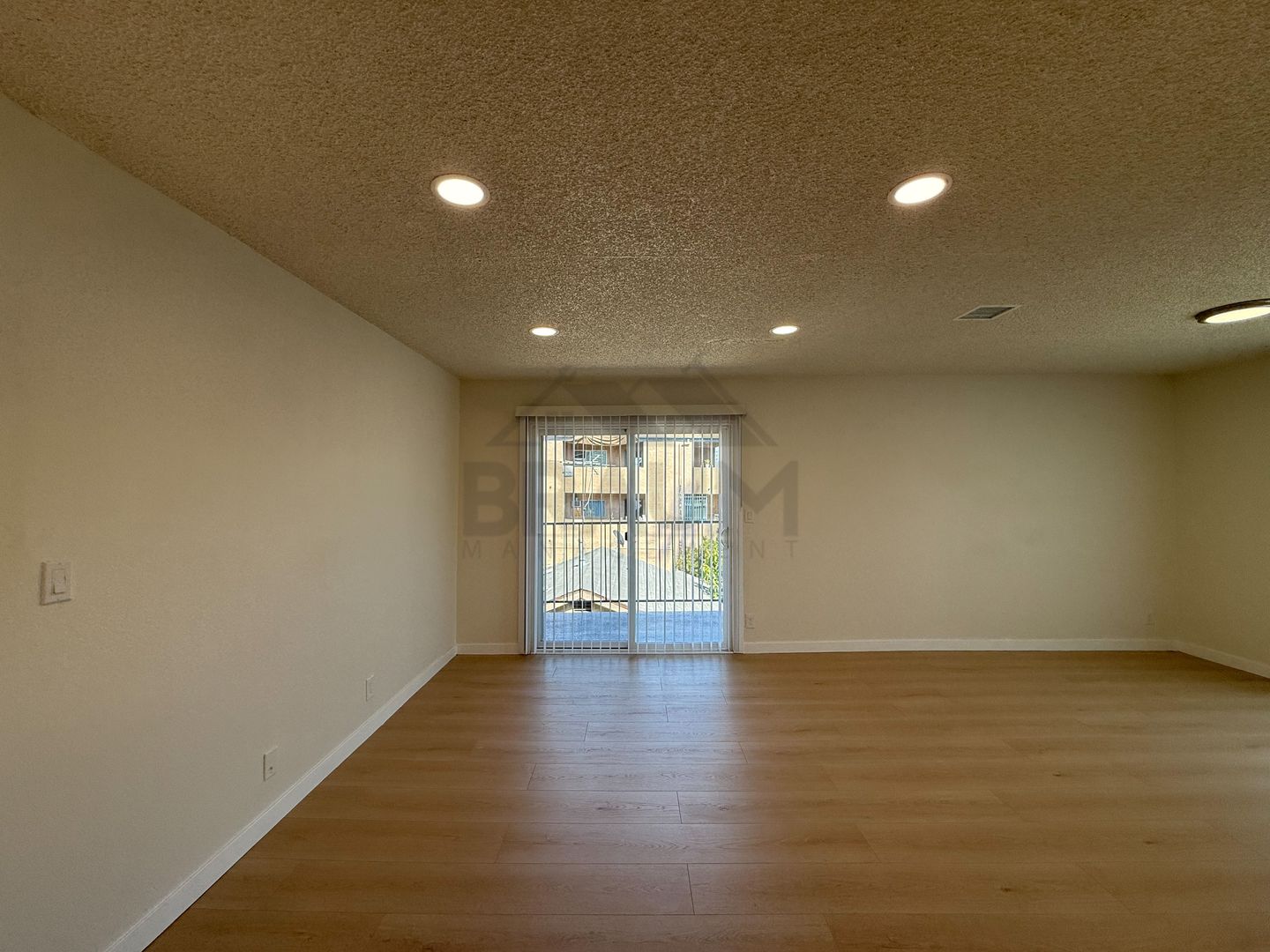 VAN NUYS Apartment: 14801 DELANO ST