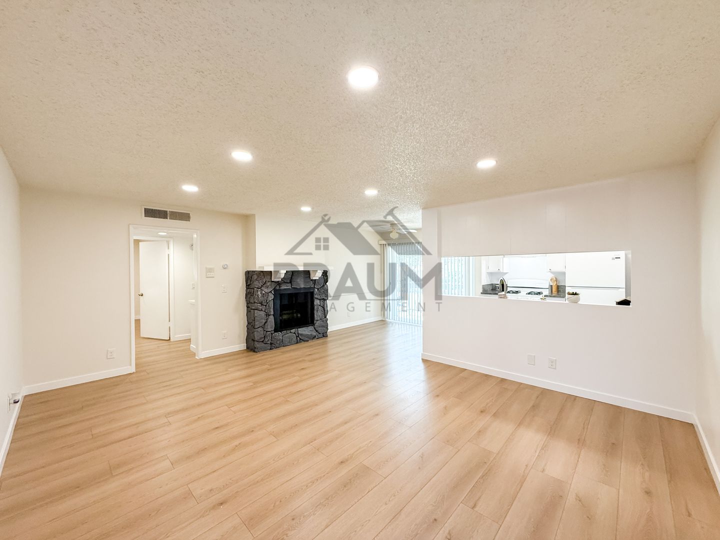 VAN NUYS Apartment: 13347 VICTORY BLVD