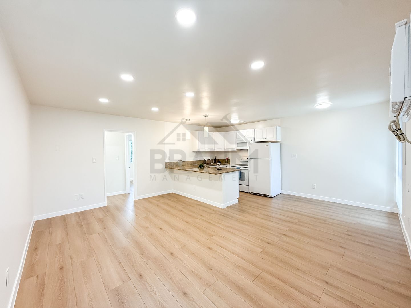 NORTH HOLLYWOOD Apartment: 5611 FULCHER AVENUE