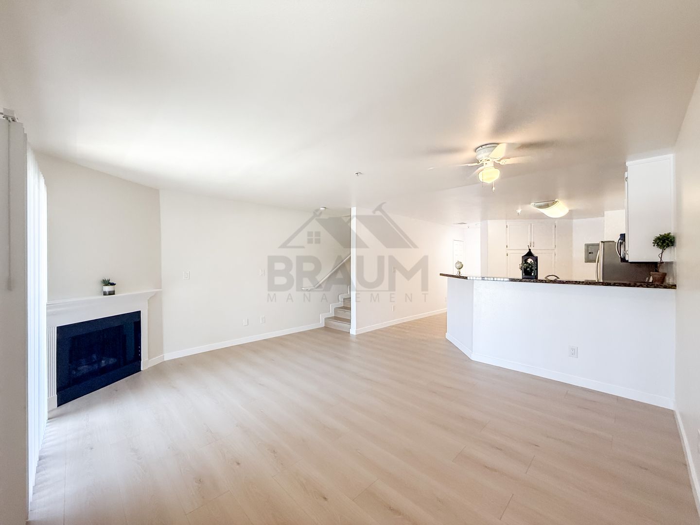 WINNETKA Apartment: 7323 WINNETKA AVENUE