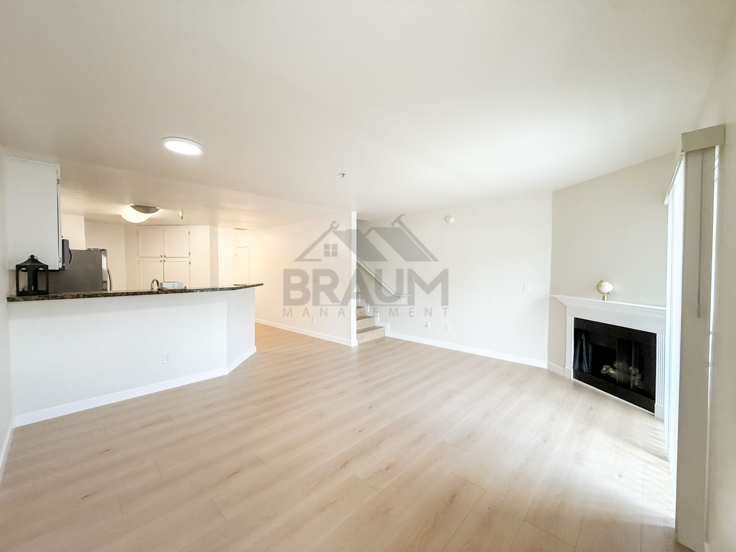 WINNETKA Apartment: 7323 WINNETKA AVENUE