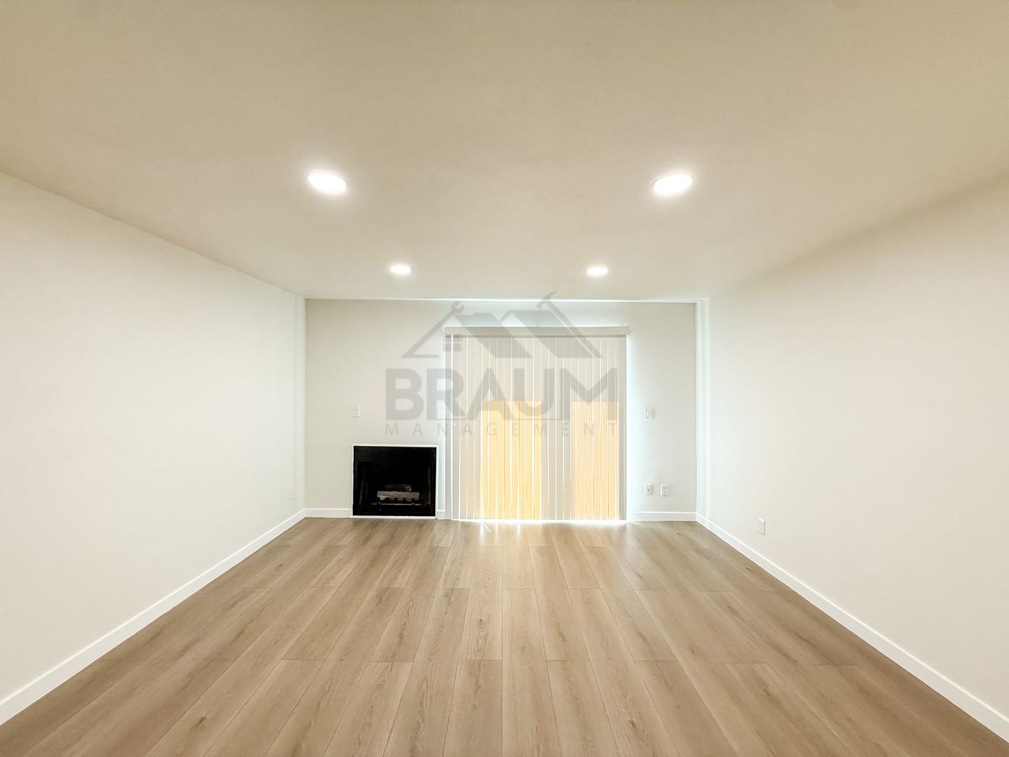 VAN NUYS Apartment: 14257 FRIAR ST