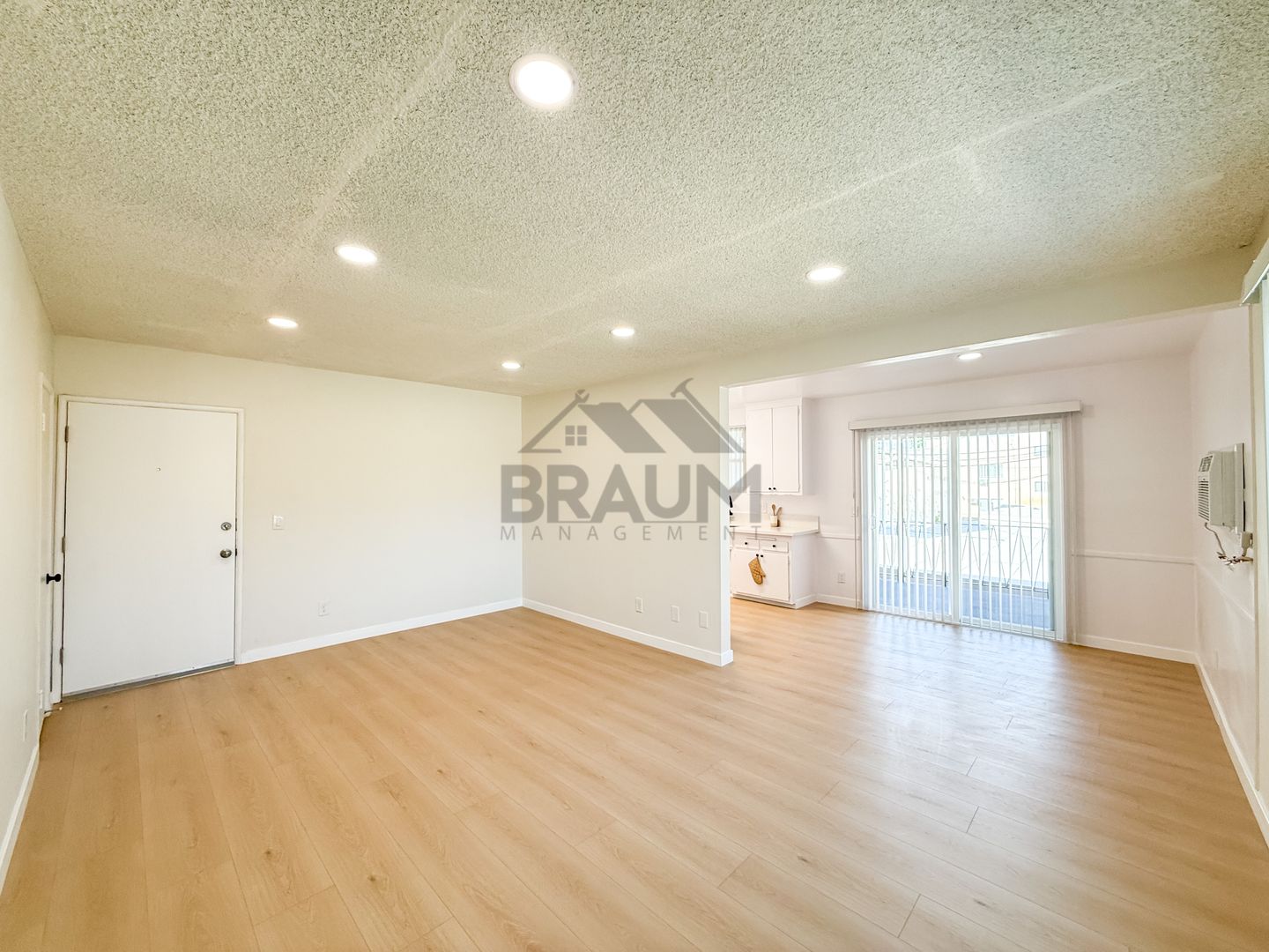 RESEDA Apartment: 19405 HAYNES ST.