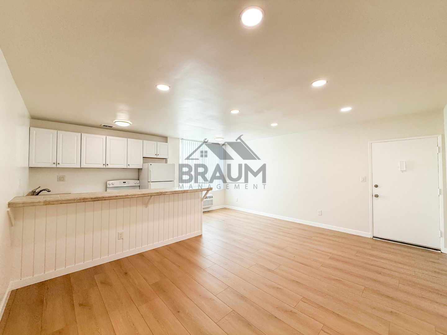 NORTH HOLLYWOOD Apartment: 5611 FULCHER AVENUE