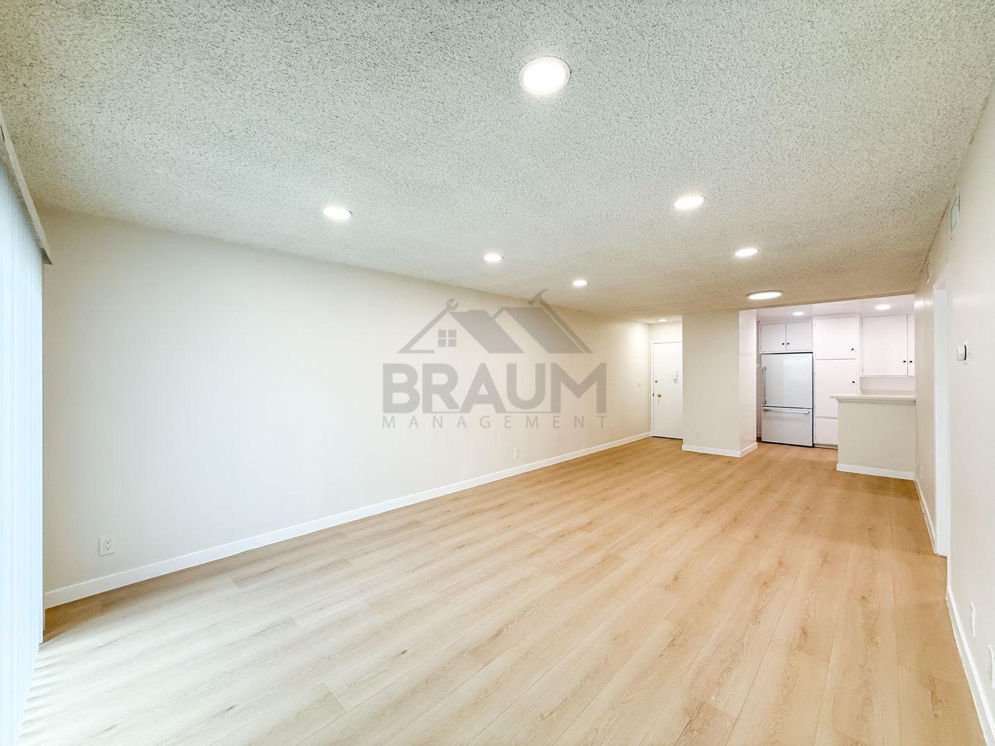 NORTH HOLLYWOOD Apartment: 6039 WHITSETT AVE.