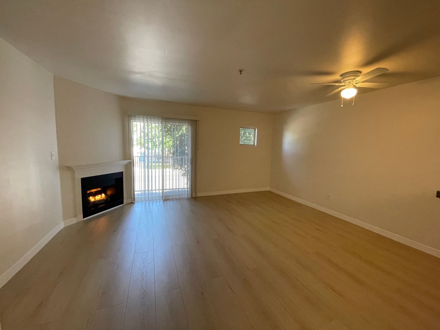 WINNETKA Apartment: 7323 WINNETKA AVENUE