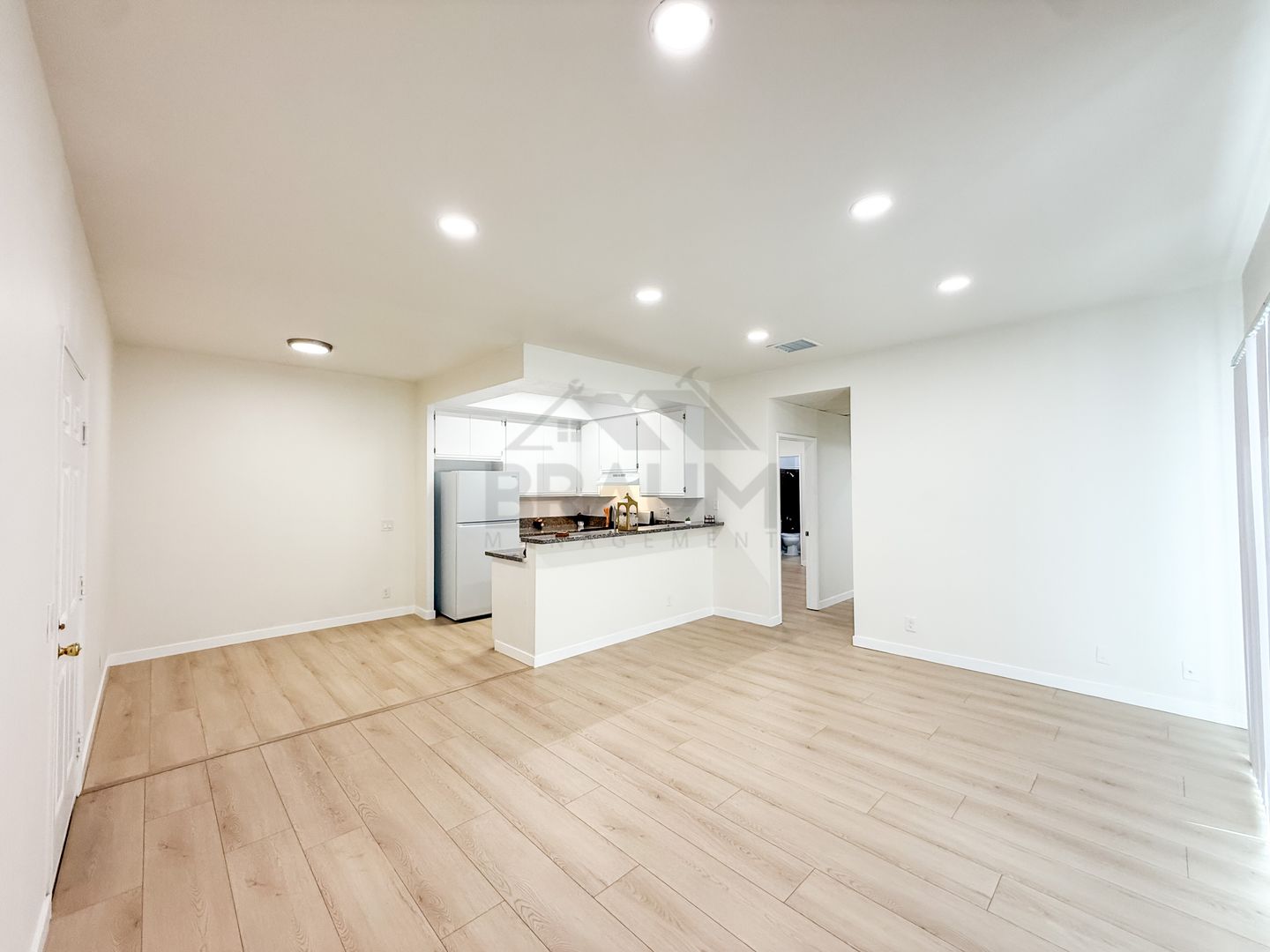 NORTH HOLLYWOOD Apartment: 11459 COLLINS ST