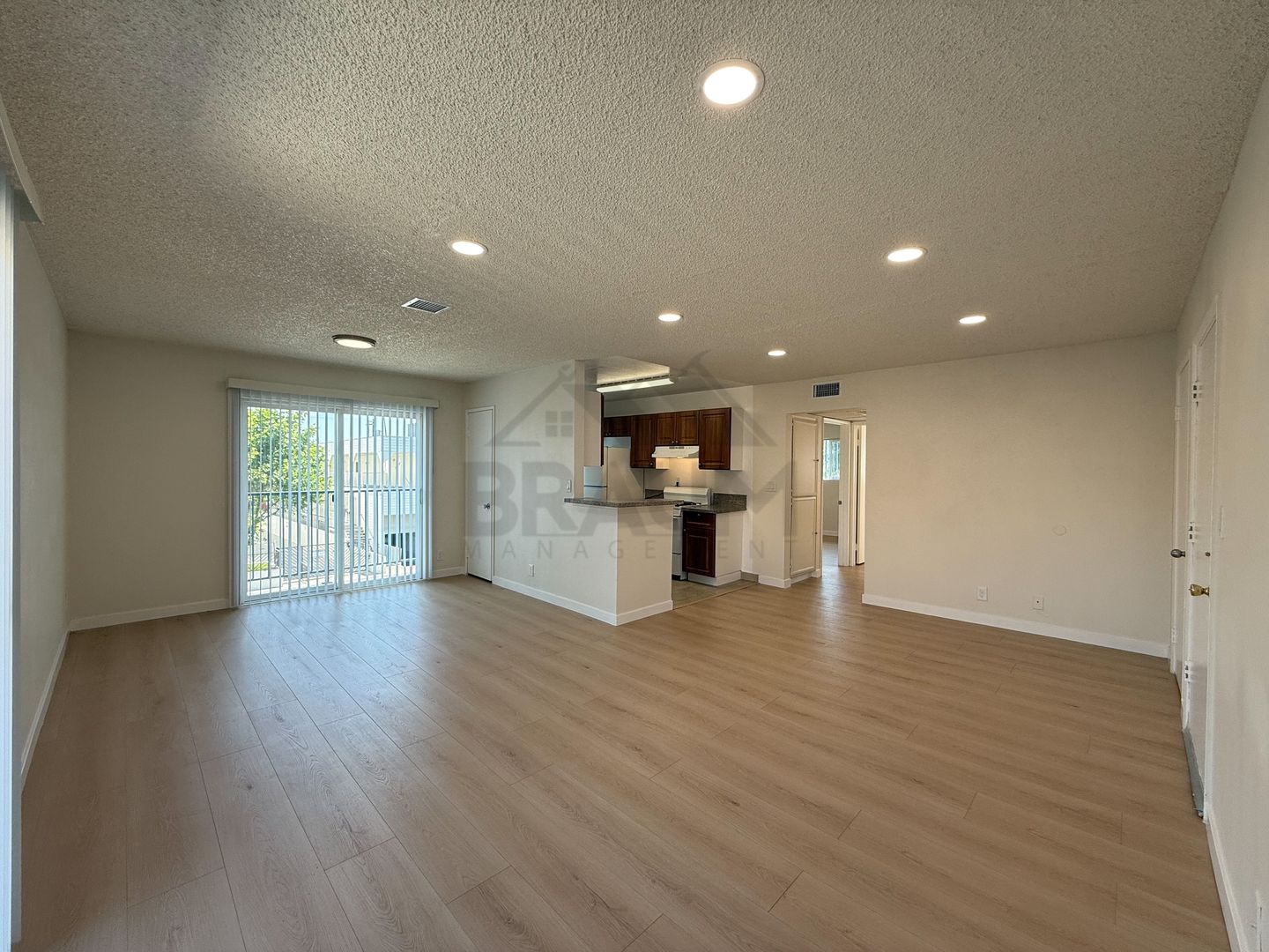 VAN NUYS Apartment: 14801 DELANO ST