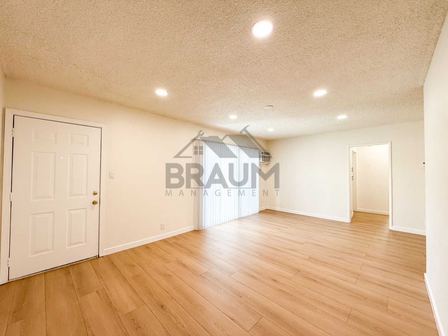 SHERMAN OAKS Apartment: 5433 SEPULVEDA BLVD.