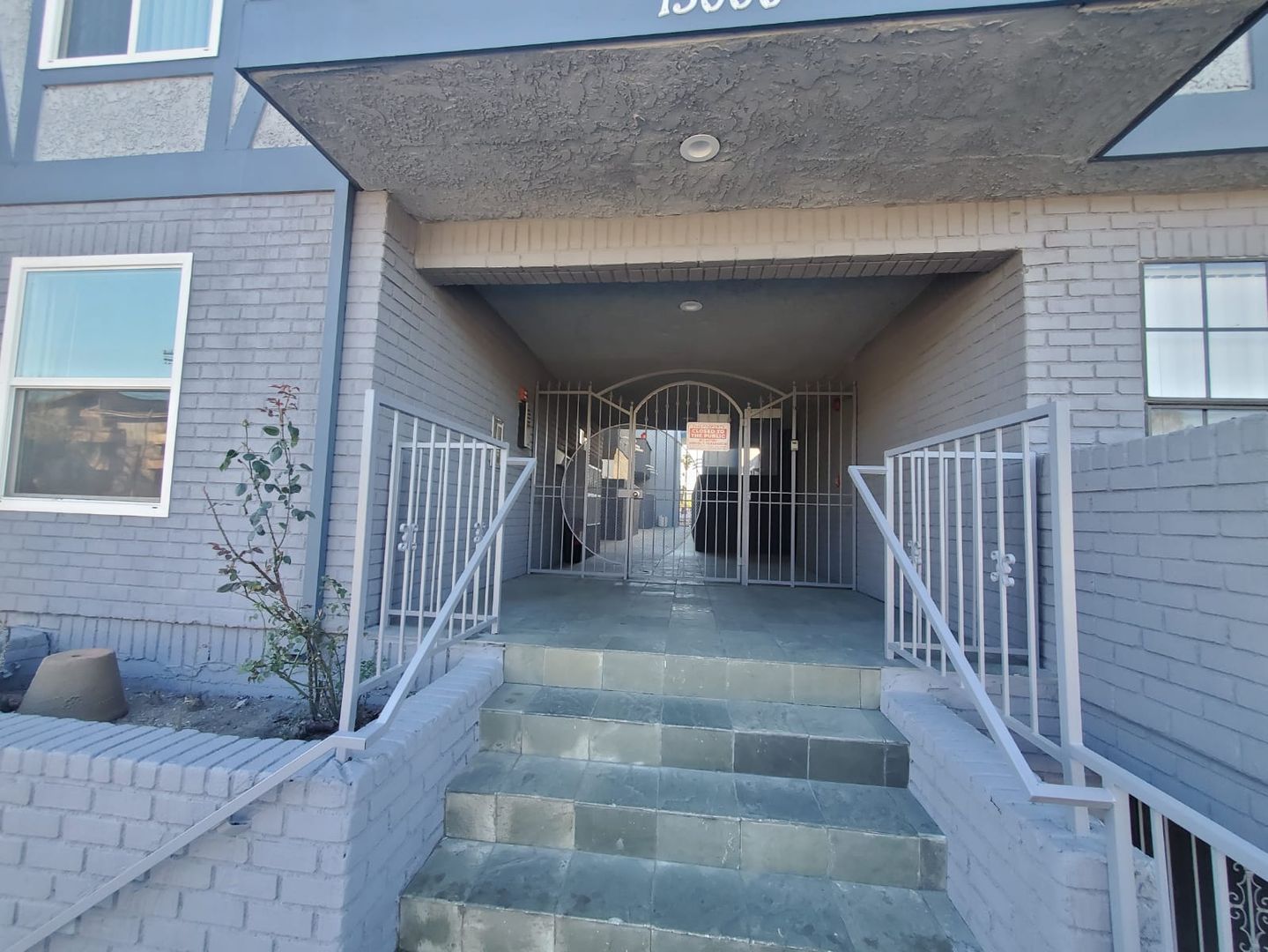 SHERMAN OAKS Apartment: 15000 BURBANK BLVD