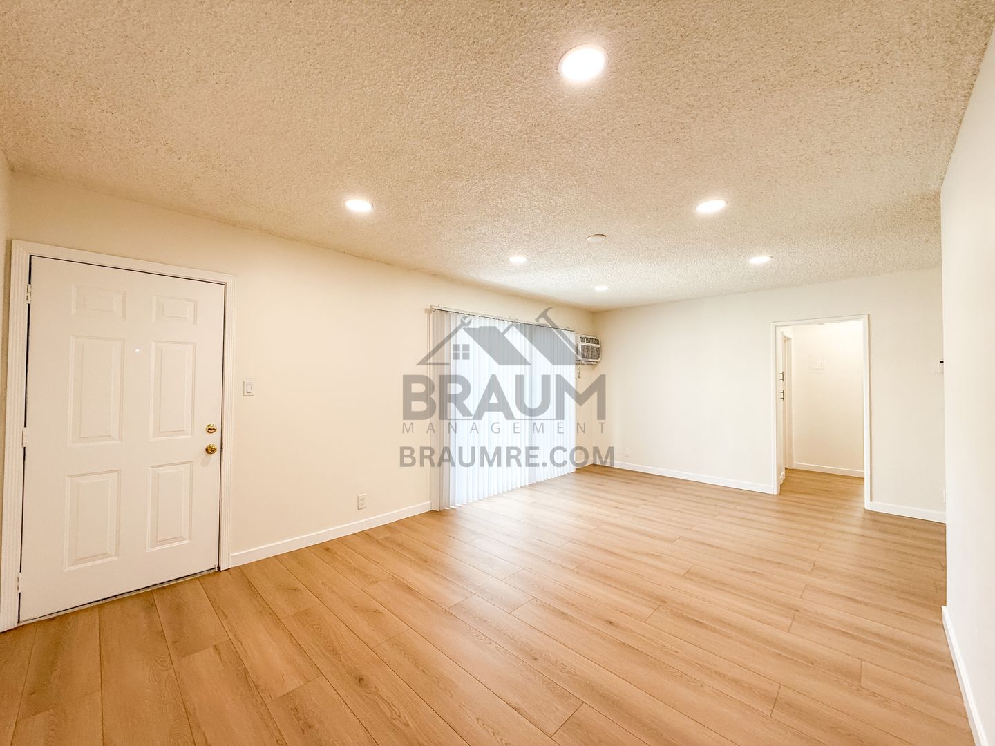 SHERMAN OAKS Apartment: 5433 SEPULVEDA BLVD.