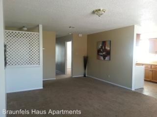 New Braunfels Apartment: 1012 Mission Dr.
