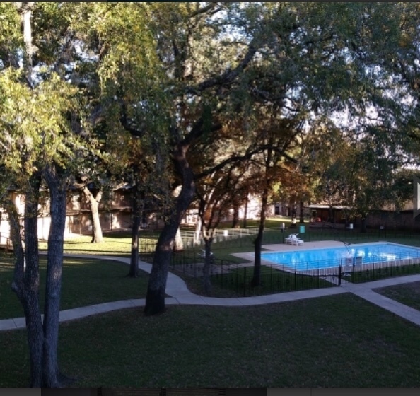 New Braunfels Apartment: 730 Howard St.