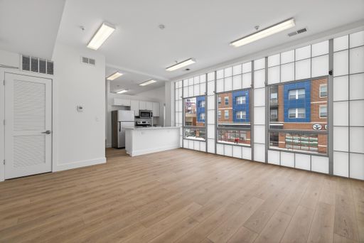 **AUGUST 2027** GREAT DOWNTOWN APARTMENT!!! – photo 1