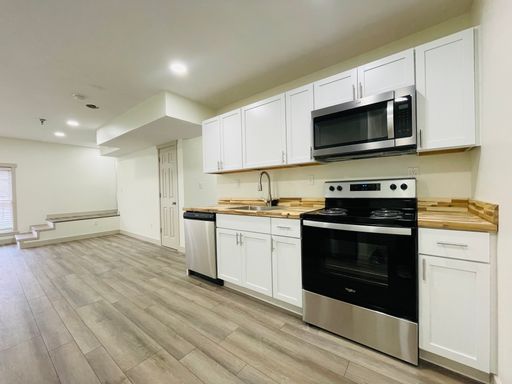 *AUGUST 2026* Downtown Fully Remodeled 3 Bed – photo 1