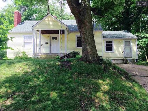 ***August 2027*** - Charming 4 Bedroom House with a great backyard and off street parking! – photo 1