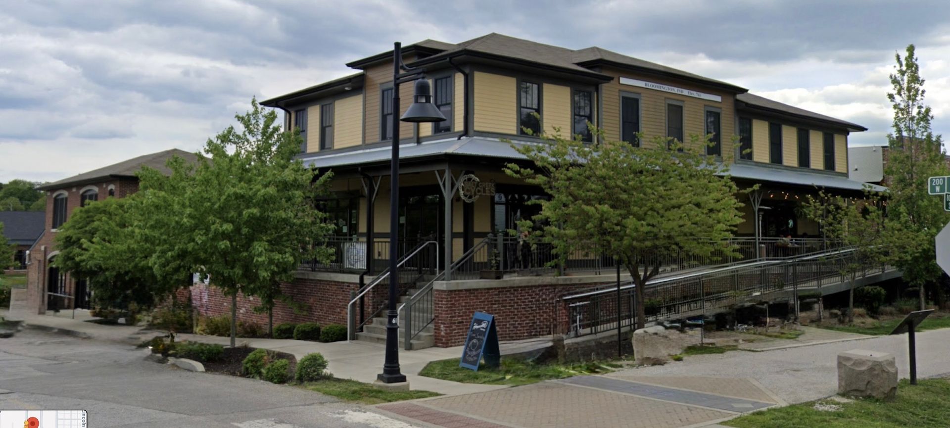 Bloomington Apartment: 235 W. Dodds Street