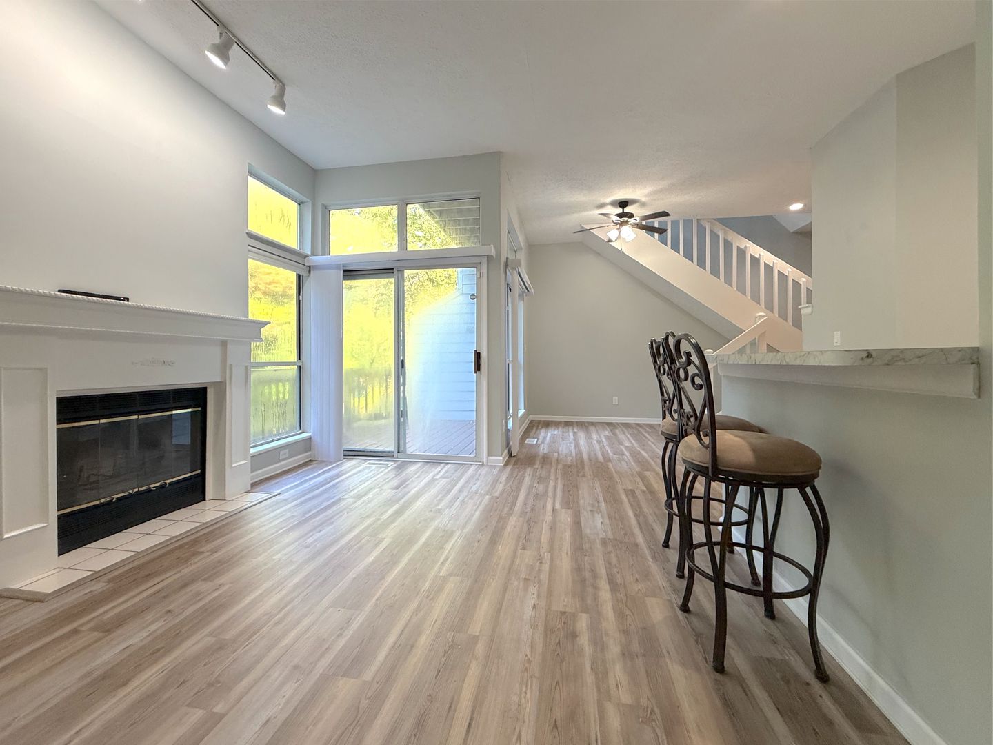 Bloomington Apartment: 1938 E Bay Pointe Dr.