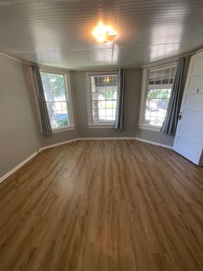 *AUGUST 2028* Huge House! AMAZING LOCATION! (can house MORE than 7!) – photo 1