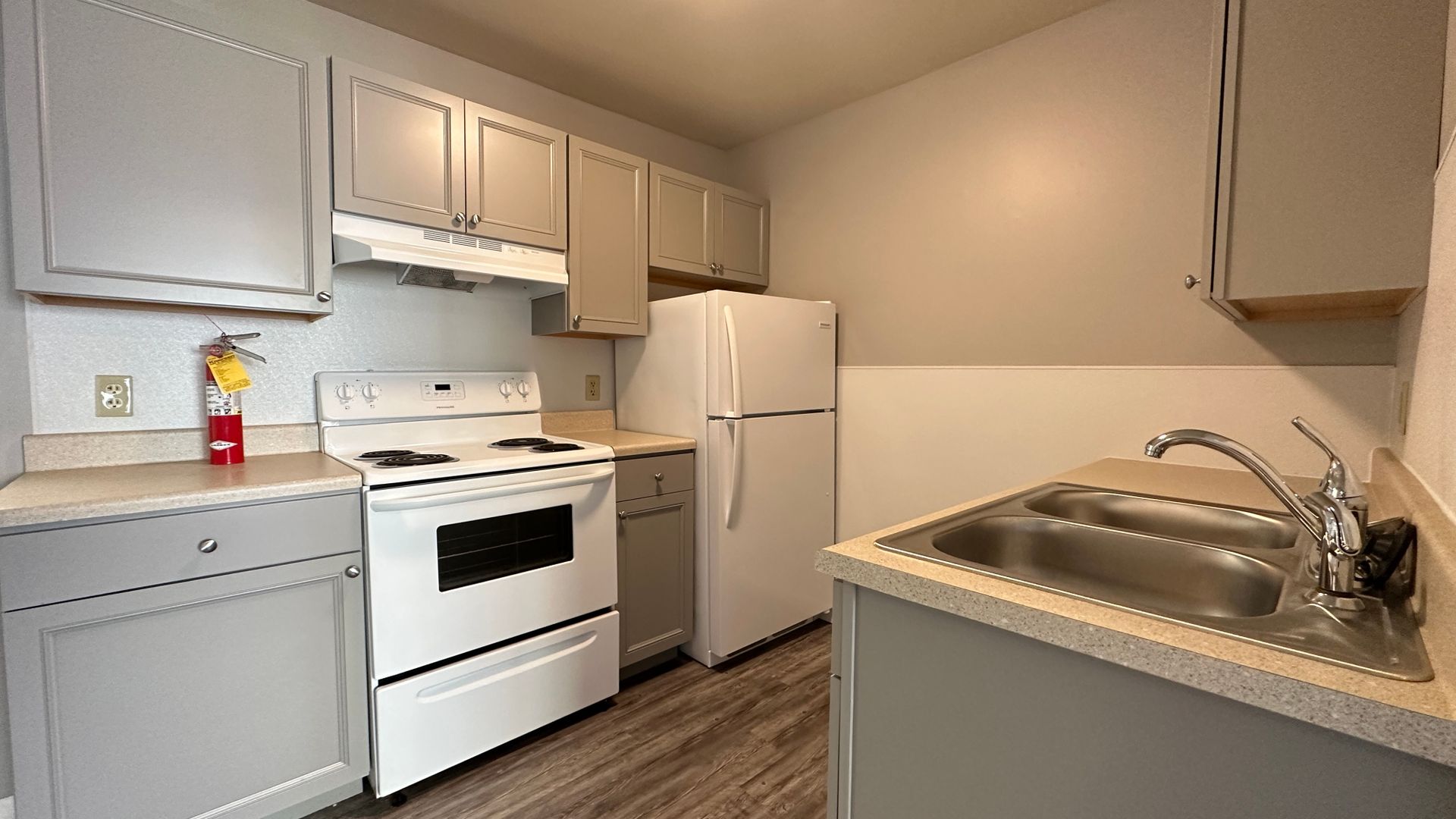 Bloomington Apartment: 327 w 1st St