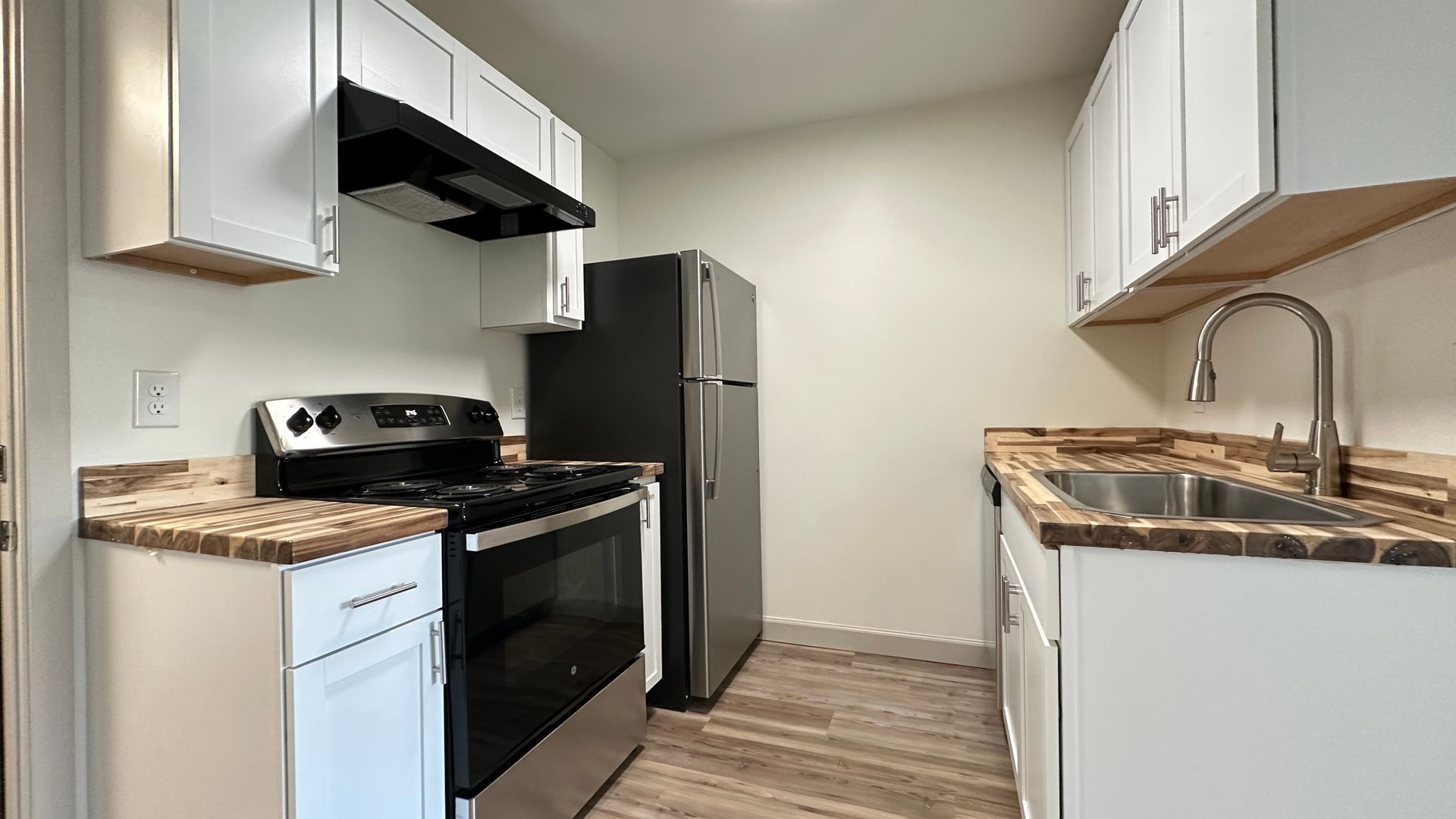 Bloomington Apartment: 329 W 1st St