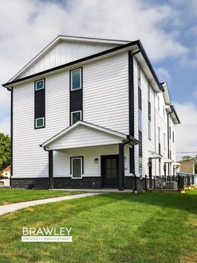 ***August 2027*** Newly Built Luxury Build! 4 Bed, 4.5 Bath Townhome! – photo 1