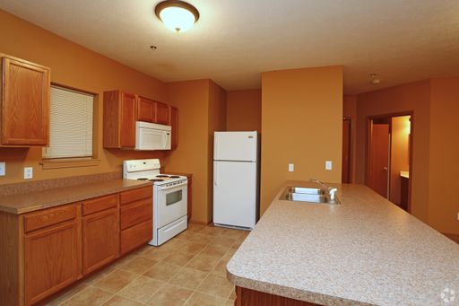 4 BEDROOM APARTMENT! RIGHT NEXT TO ROSE-HULMAN! – photo 1