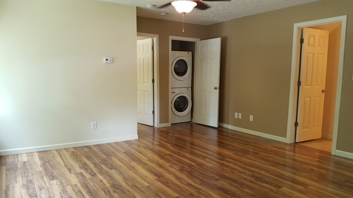 ***AVAILABLE AUGUST 2027*** Nice One Bedroom on N. Lincoln - Walking distance to IU Campus – photo 1