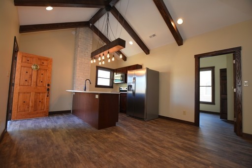 Beautiful 4 Bedroom, FEET from Kirkwood! **2027** – photo 1
