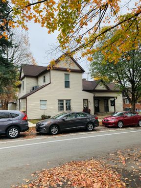 2 Bed/1 Bath - Walking Distance to Campus *August 2027* – photo 1