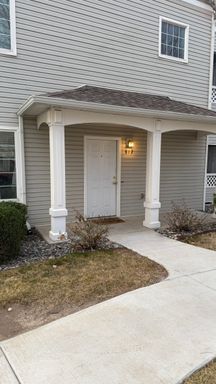 Move-In Special! $500 off first full month's rent. – photo 1