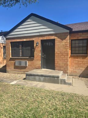 923 N 12th Street 1 Bed 1 Bath Apartment – photo 1