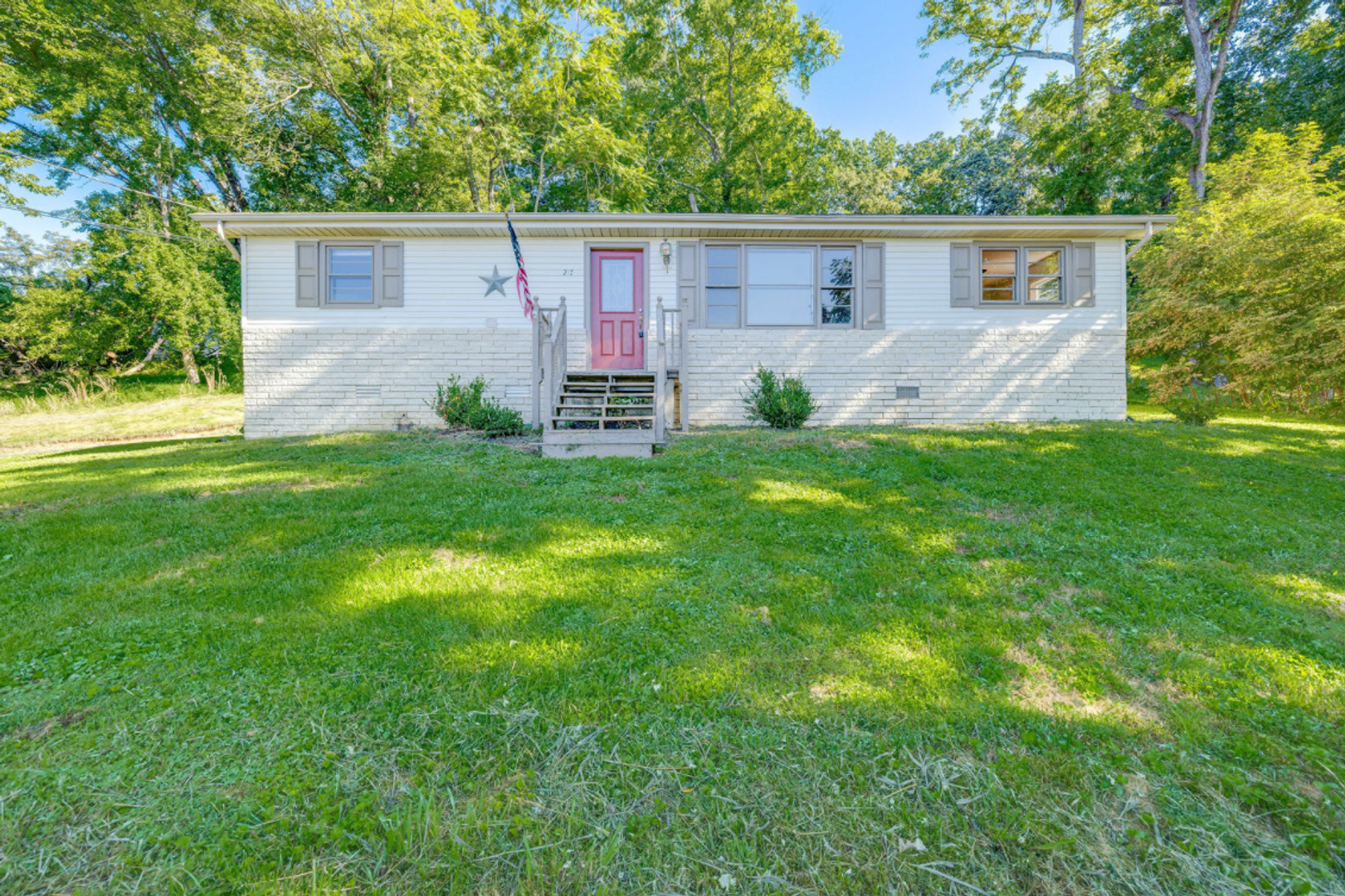 Blountville House: 217 Banner St.