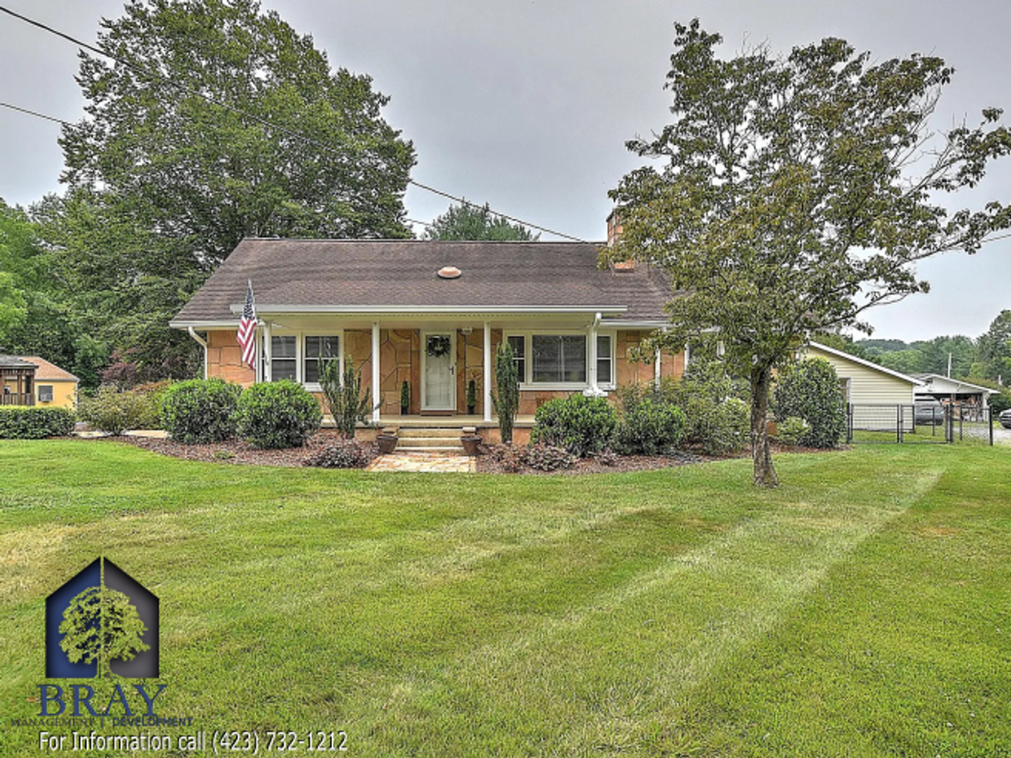 Johnson City House: 2833 W Walnut St.