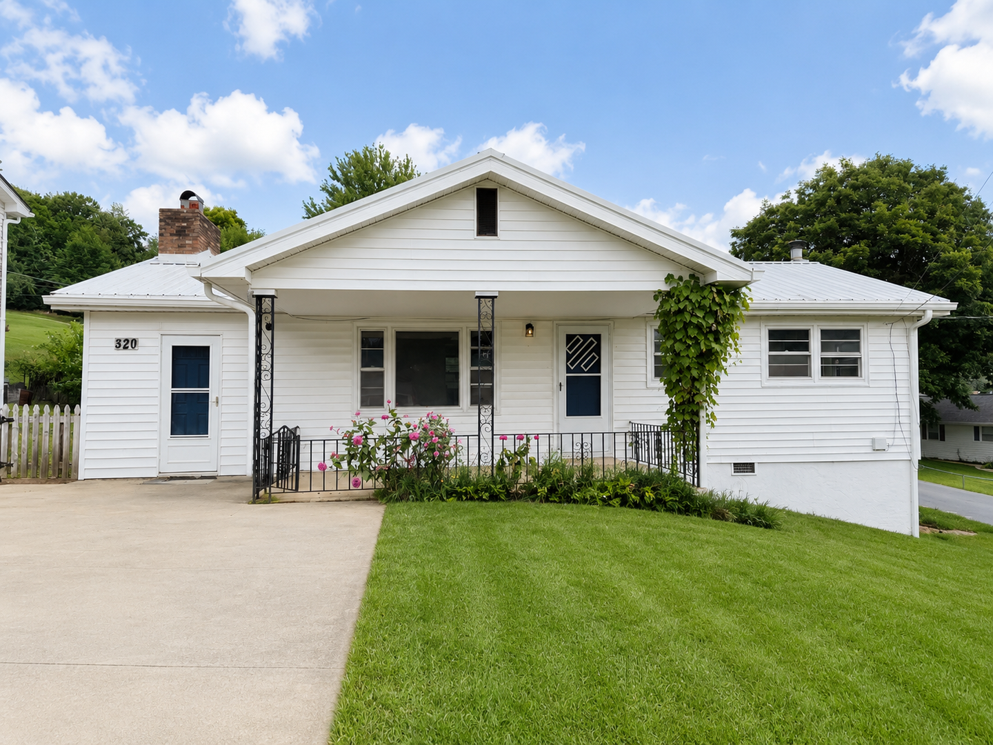 Kingsport House: 320 Independence Dr