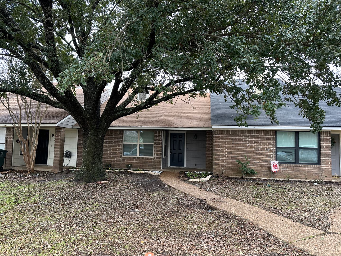 Bryan House: 907 Navidad St