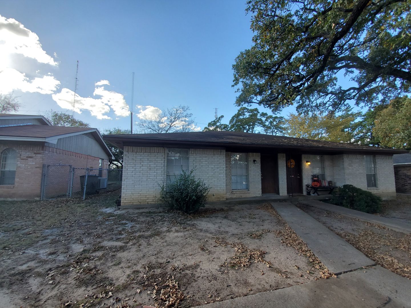 Bryan Apartment: 3902 Olive A&B
