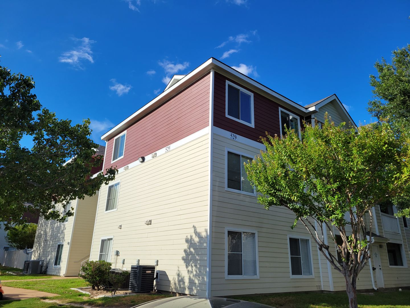 College Station House: 529 Southwest Pkwy 302