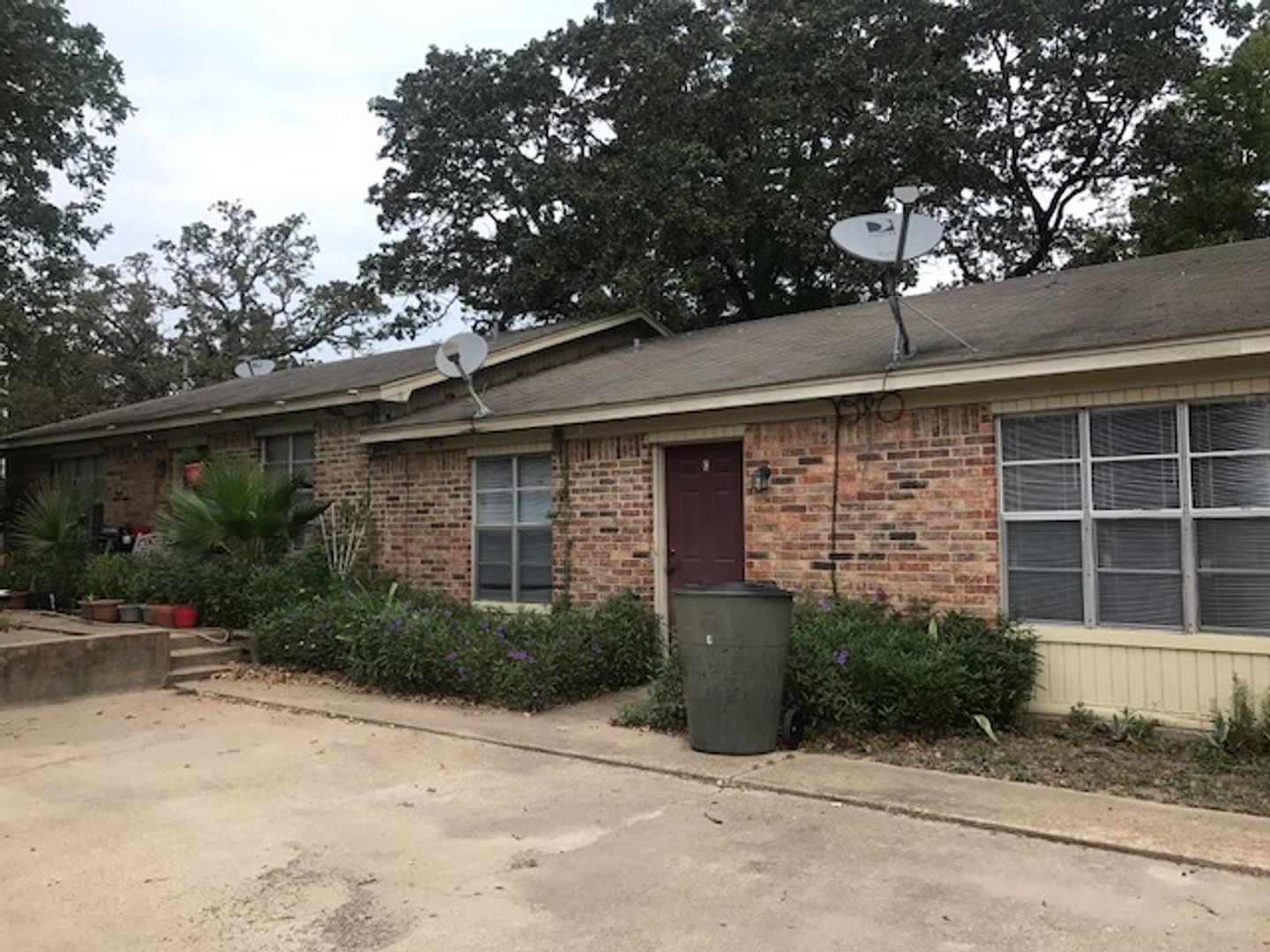 Bryan House: 3305 Holick Ln A