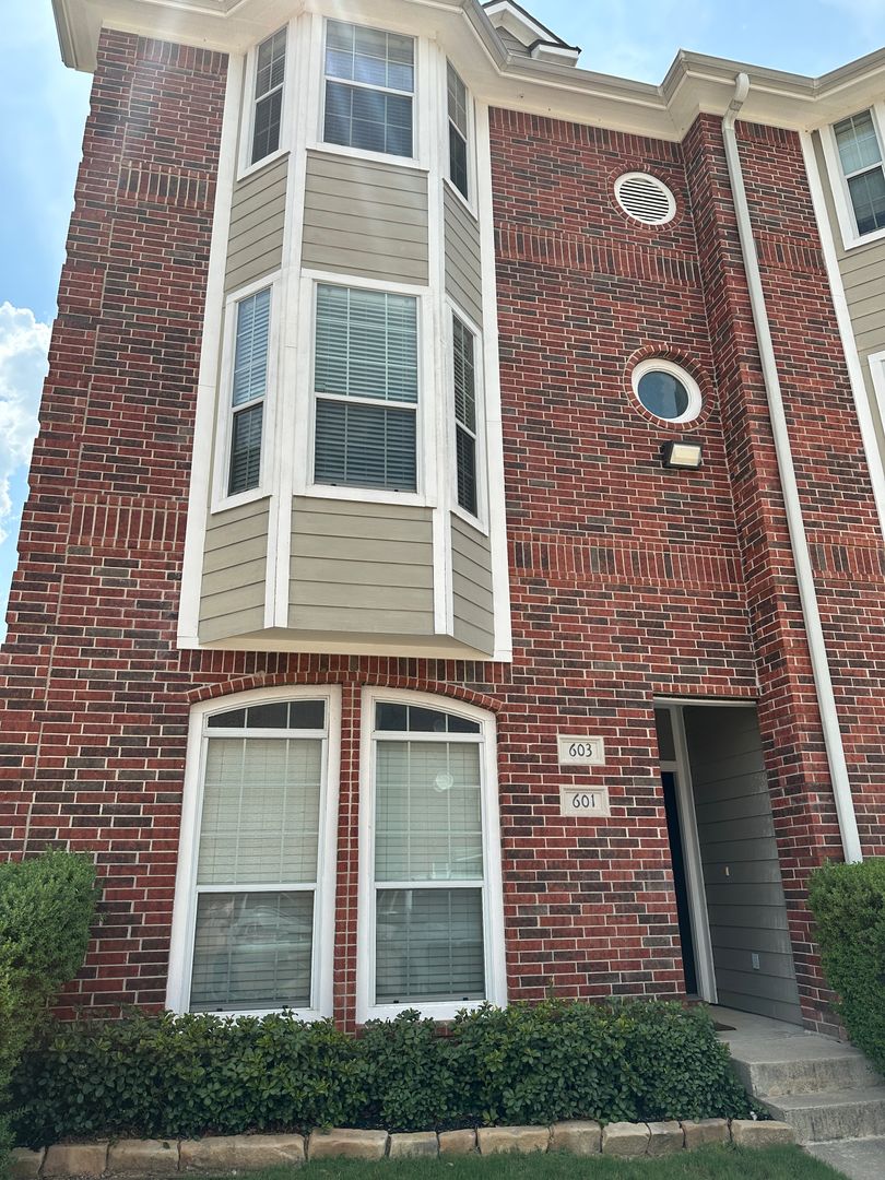 College Station Townhome: 1198 Jones Butler Rd #603