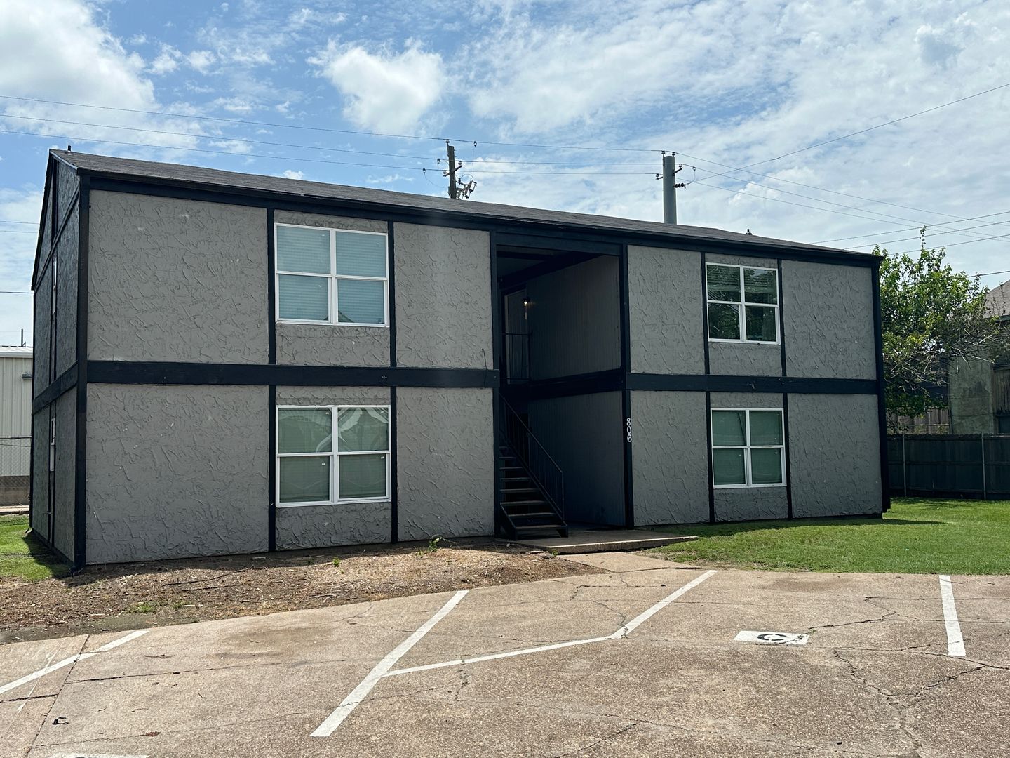 Bryan House: 806 D Oran Circle