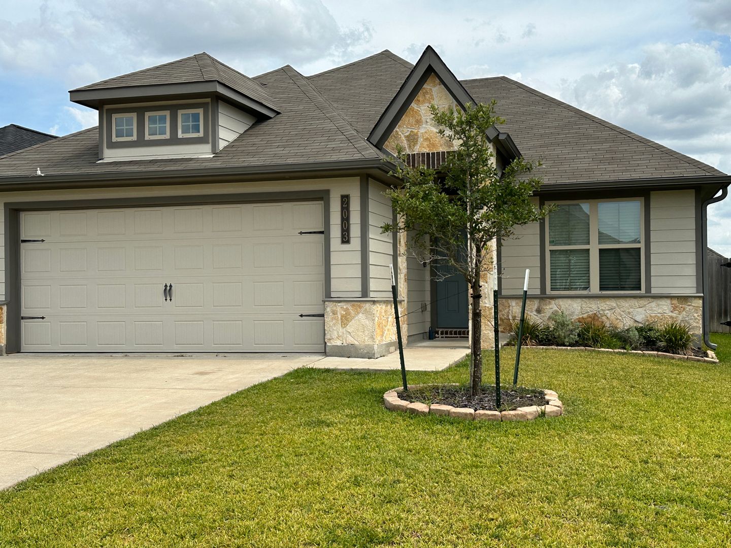 Bryan House: 2003 Bleeker Cove