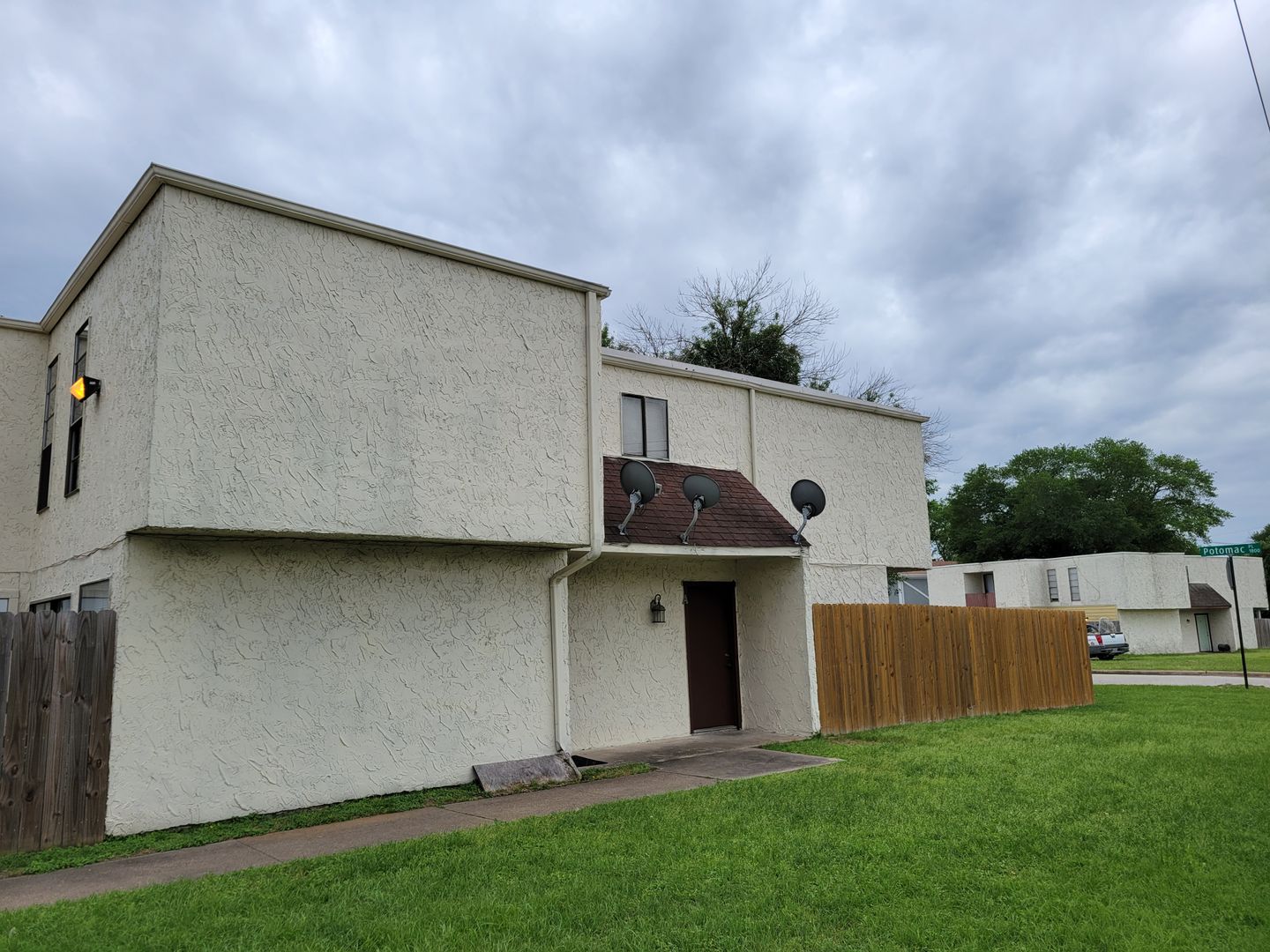 College Station Apartment: 1801 Potomac Place
