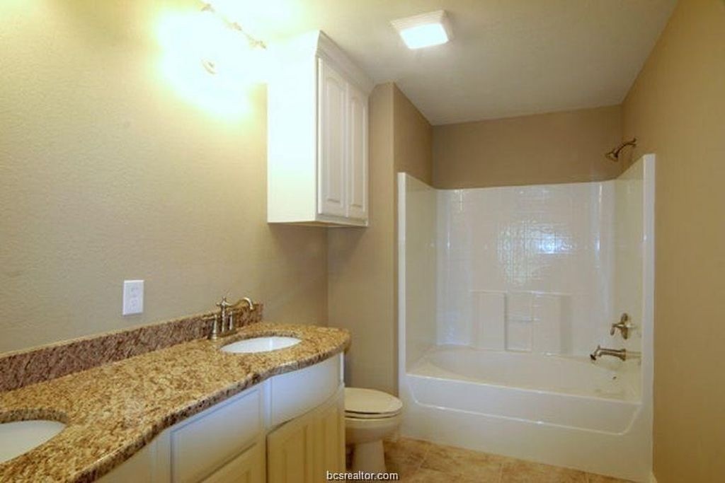 College Station Apartment: 4103 Whispering Creek