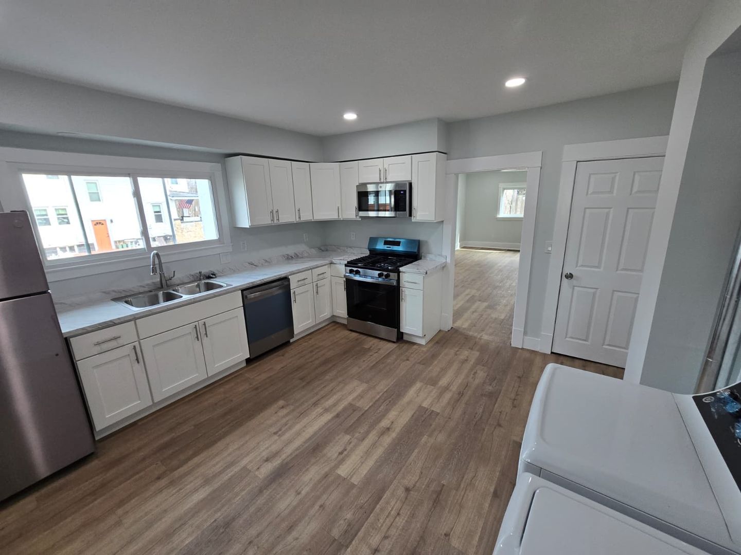 Endicott Apartment: 1807 Riverview Dr