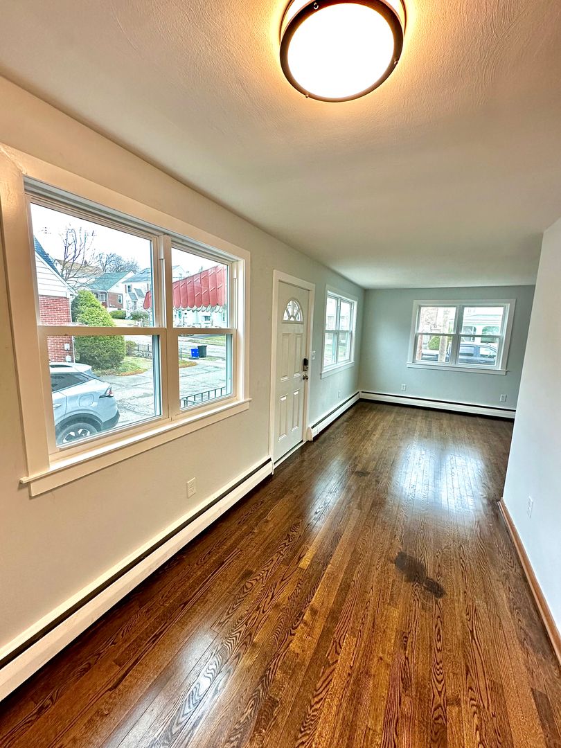 Endicott Apartment: 107-109 N Jackson Ave