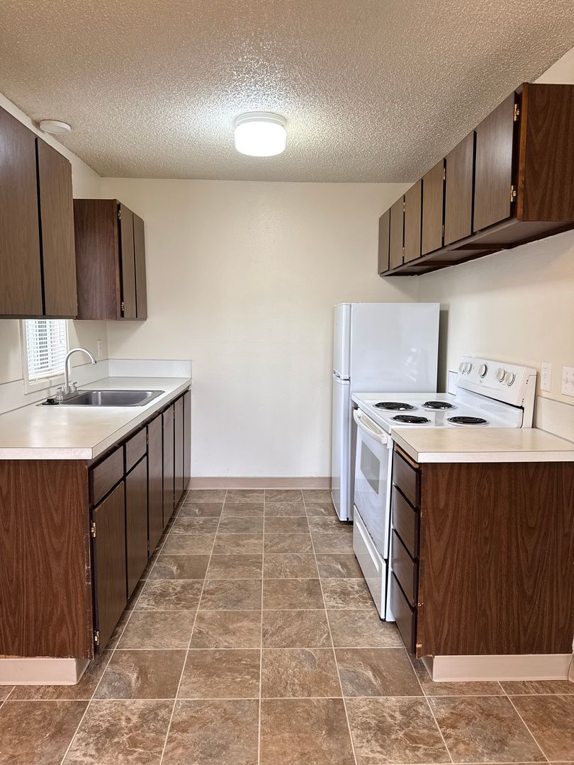 Salem Apartment: 4810 Sunnyside Road SE