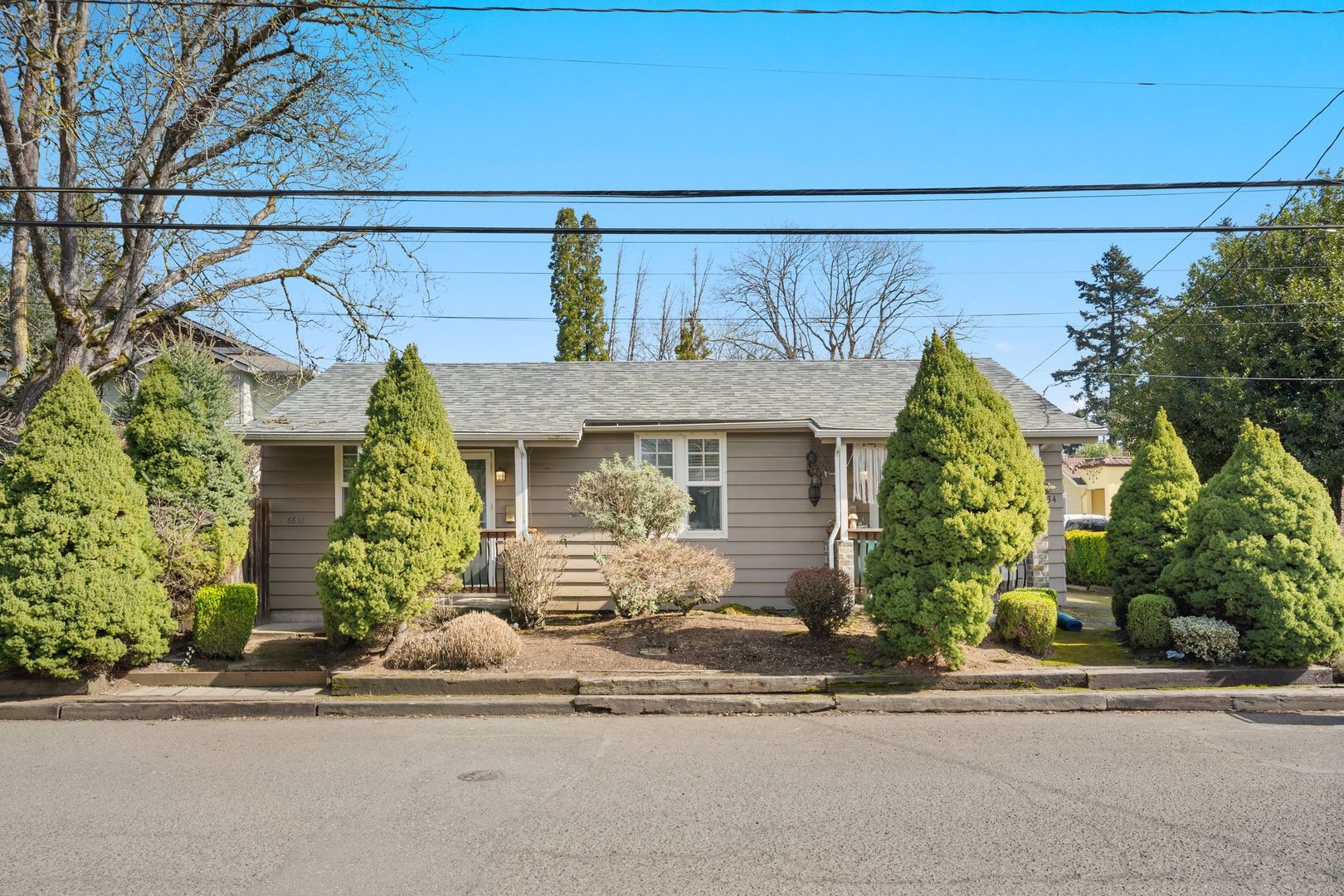Portland House: 6832 Southeast 50th Street