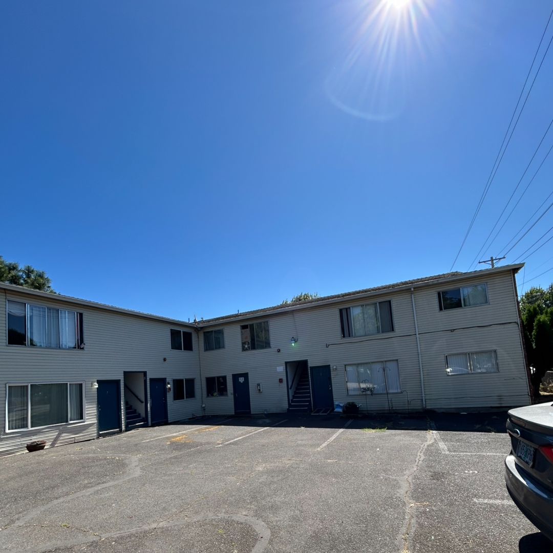 MF 38 - N Oswego Apts