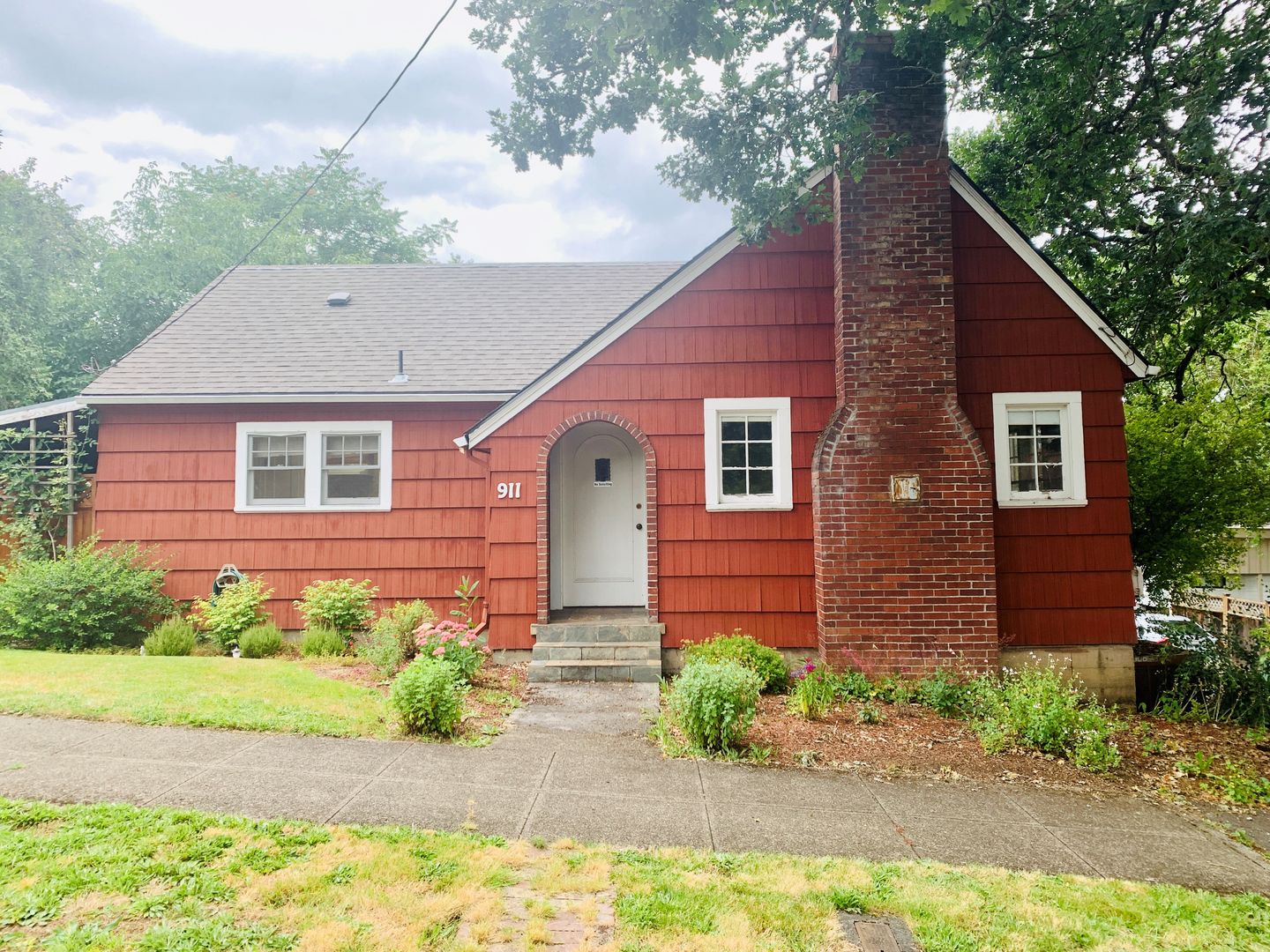Oregon City House: 911 Jefferson Street
